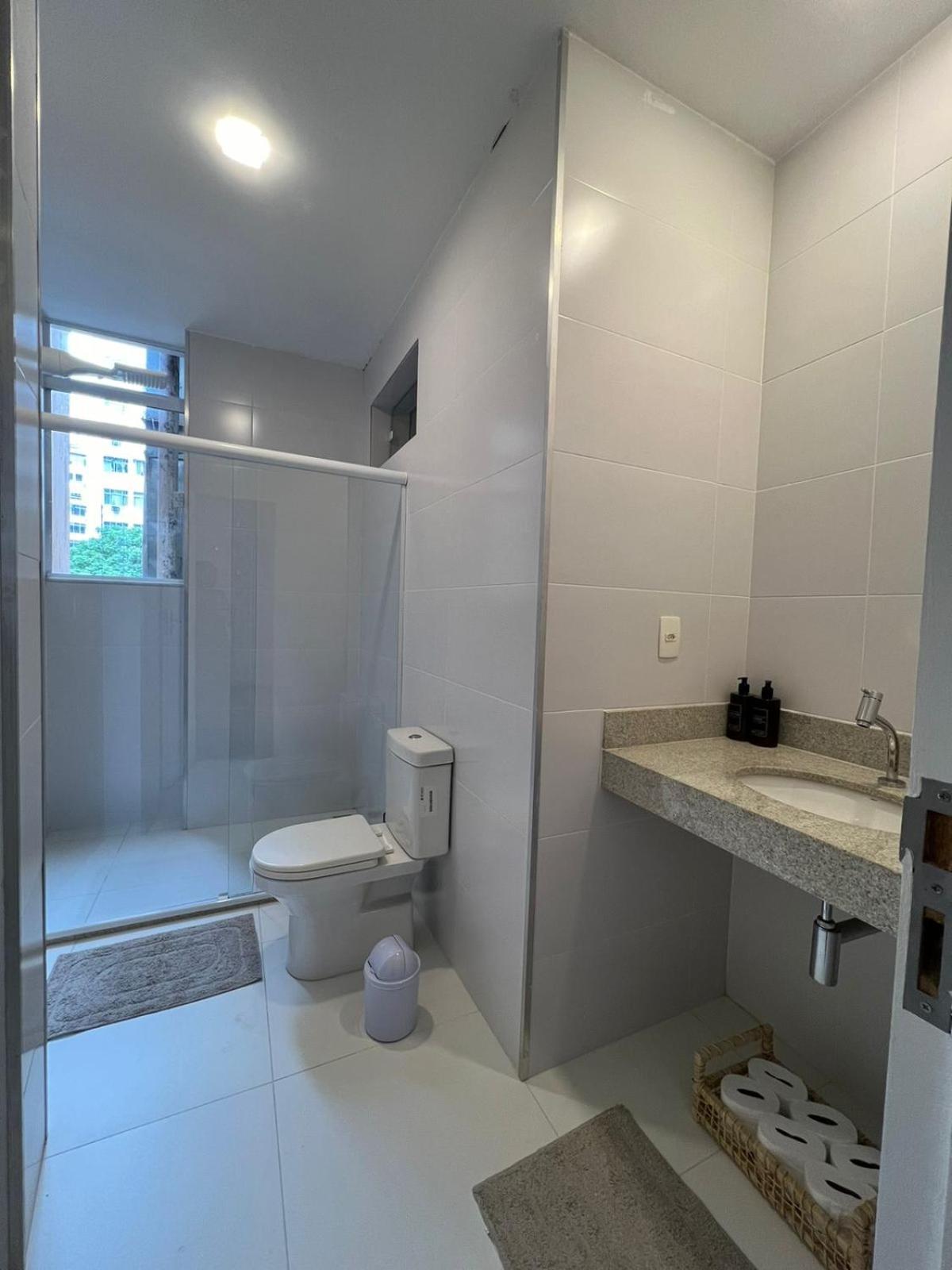 Apartamento Muito Espaco E Conforto, Otima Localizacao Em Copa Río de Janeiro